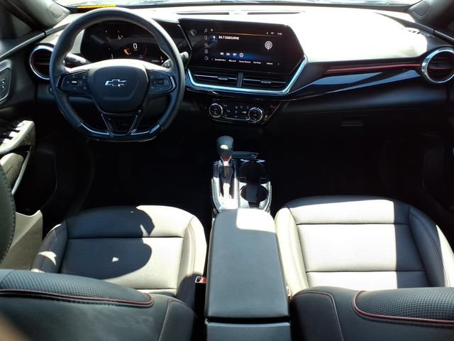 Used 2025 Chevrolet Trax RS w/ Driver Confidence Package FWD image 13