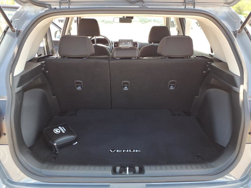 Used 2022 Hyundai Venue SEL FWD image 7