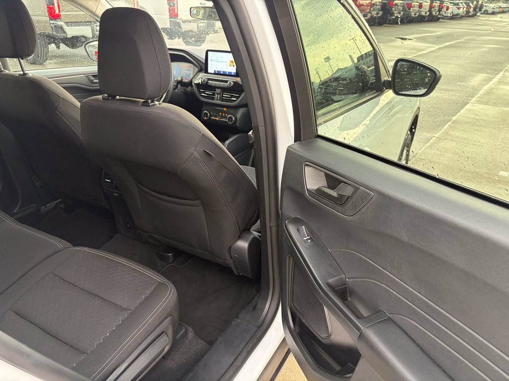 Certified 2025 Ford Escape Active AWD/4WD image 15