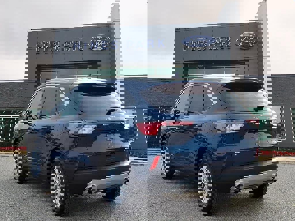Certified 2020 Ford Escape SE image 3