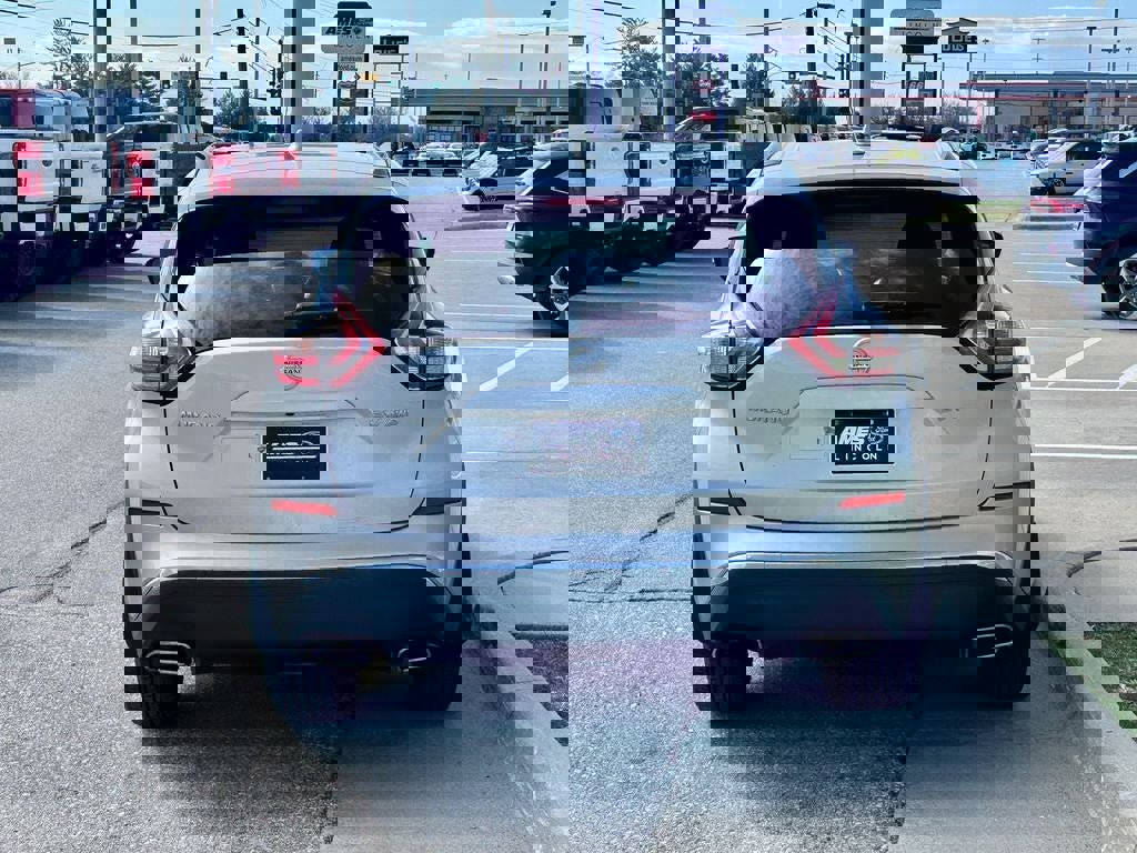 Used 2018 Nissan Murano SV w/ Premium Package image 2