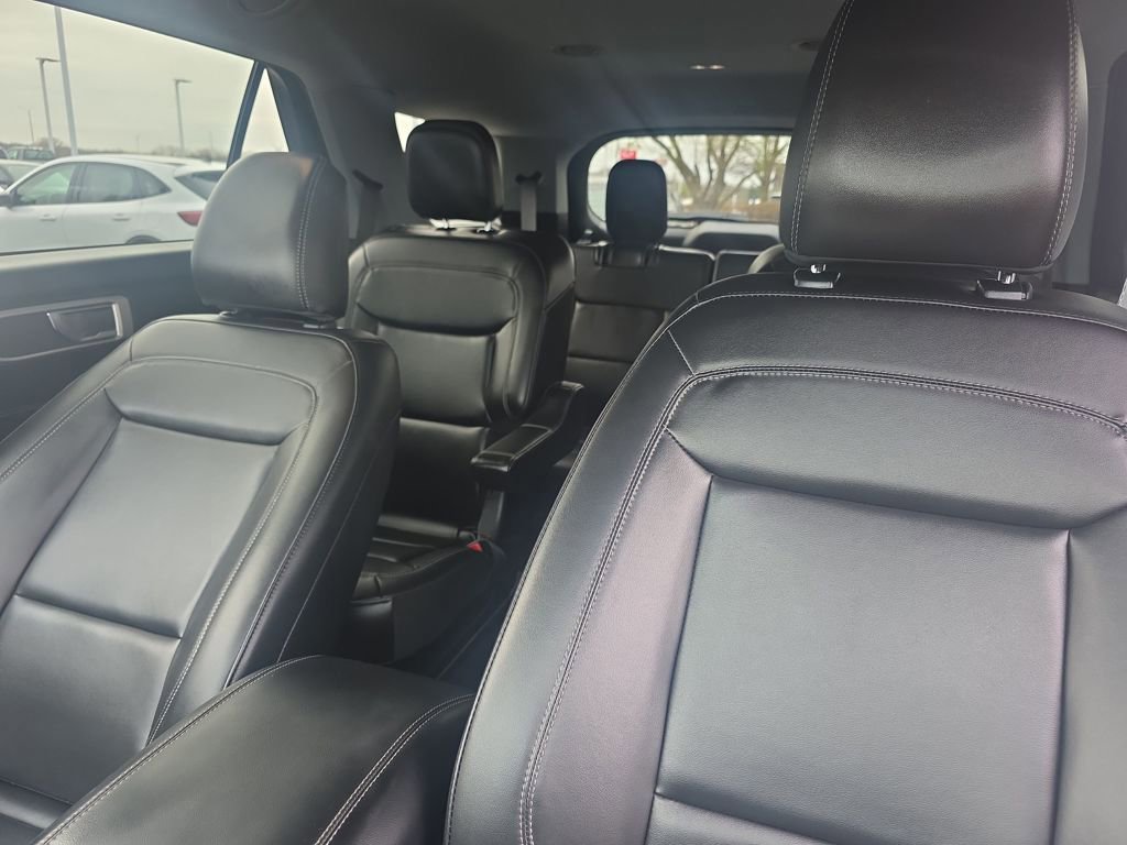 Certified 2024 Ford Explorer XLT w/ Equipment Group 202A image 22