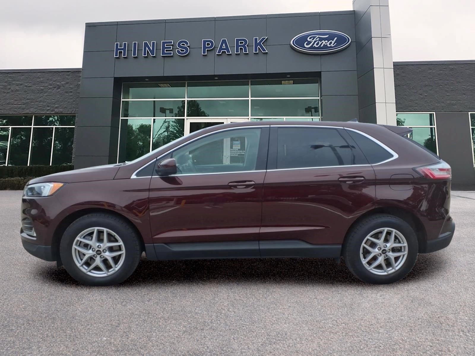 Certified 2023 Ford Edge SEL w/ Convenience Package AWD/4WD image 4