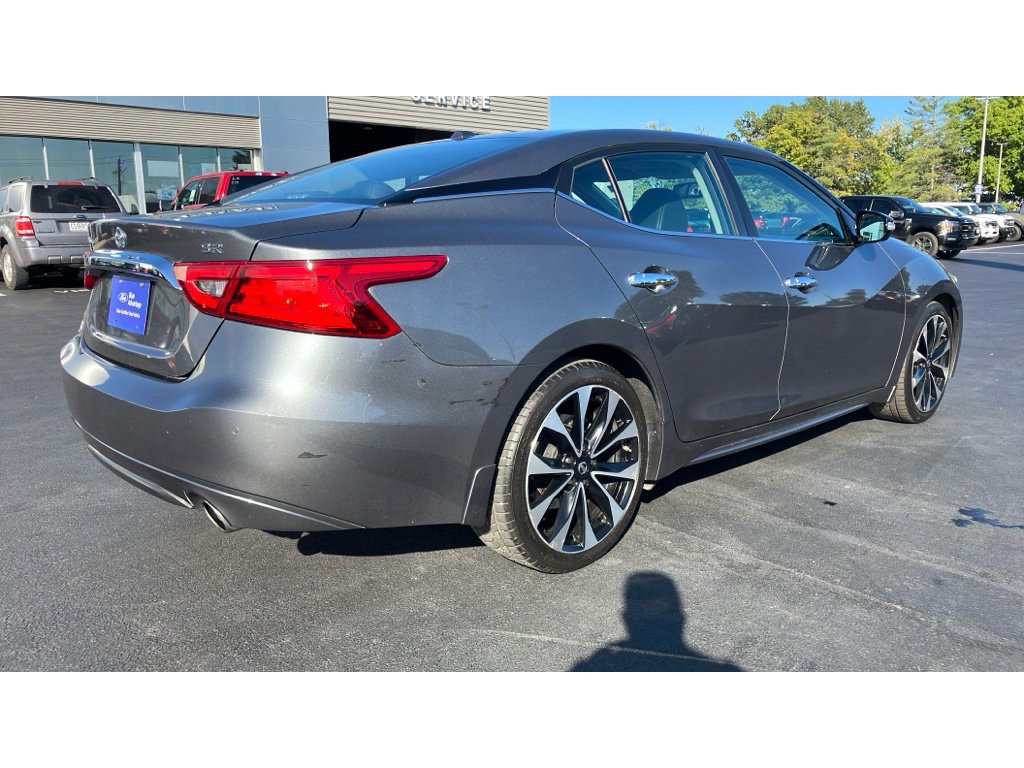 Used 2018 Nissan Maxima SR image 5