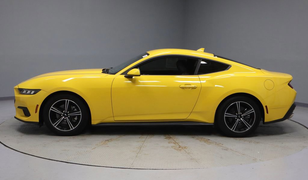 Certified 2024 Ford Mustang Coupe RWD image 2