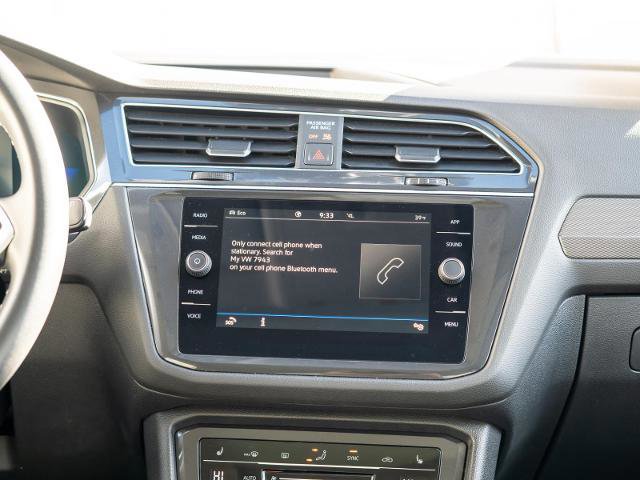 Used 2023 Volkswagen Tiguan SE w/ Panoramic Sunroof Package image 25