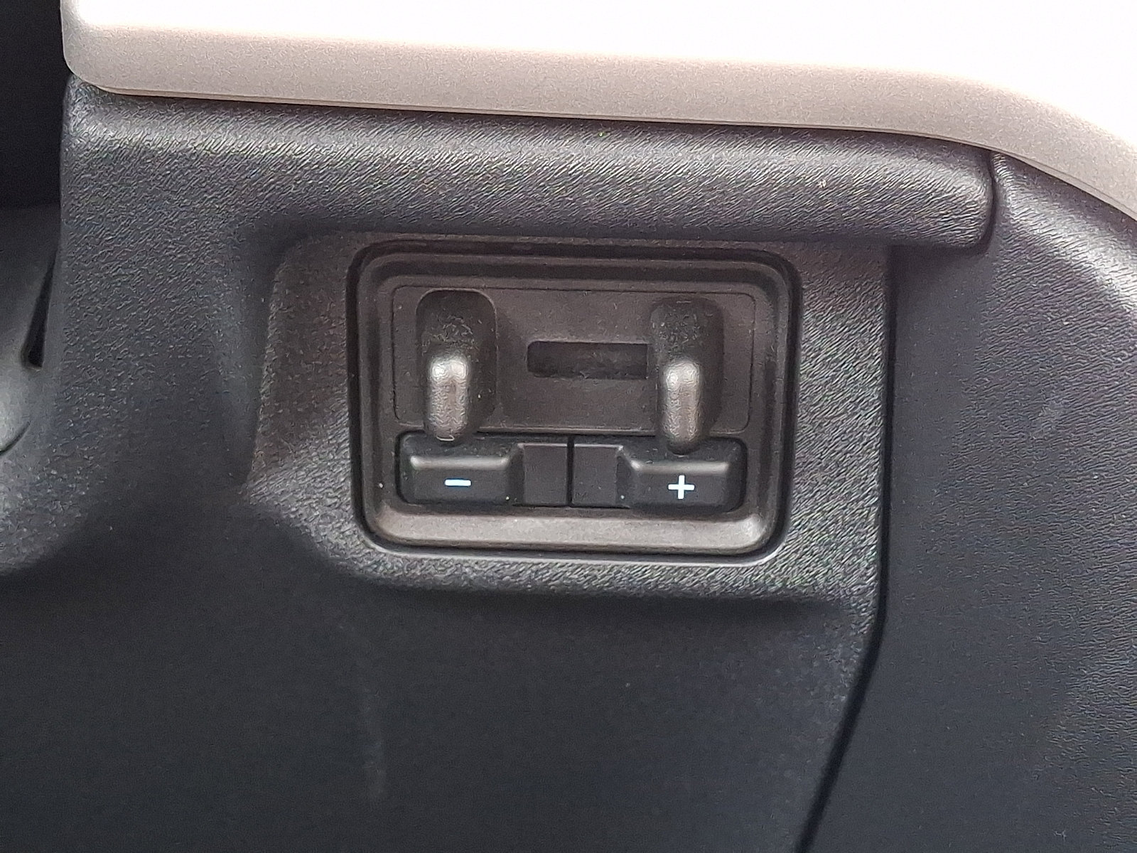 Certified 2025 Ford Expedition Active AWD/4WD image 27