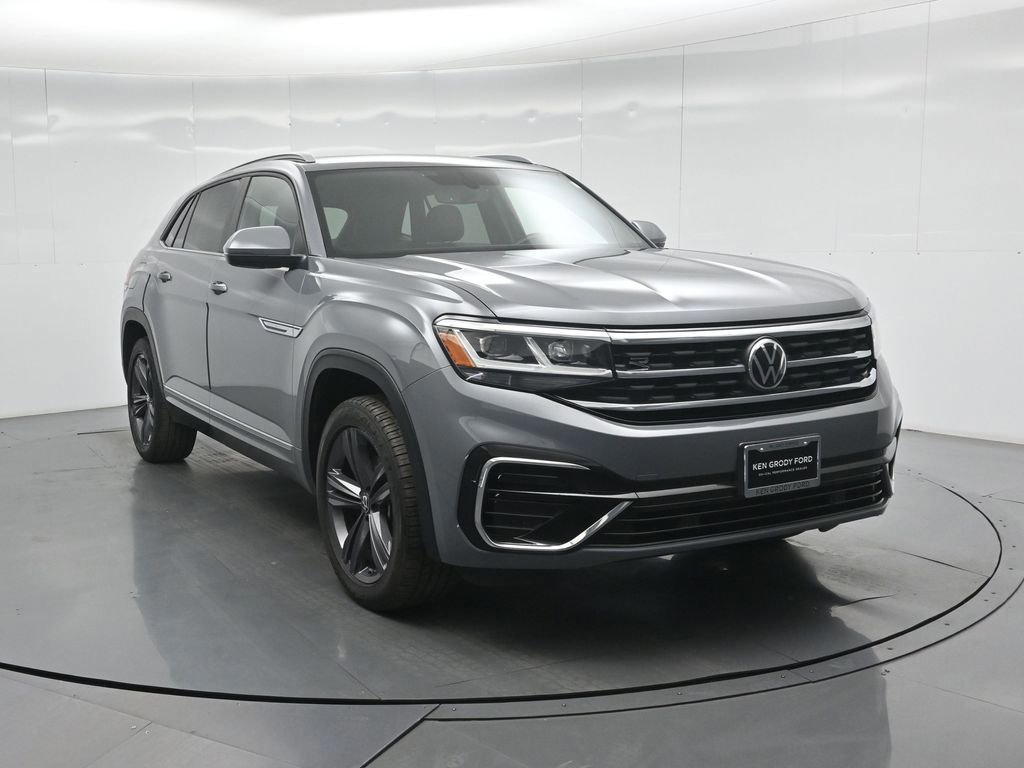 Used 2021 Volkswagen Atlas Cross Sport SE image 2