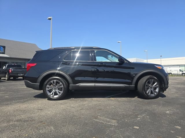Certified 2023 Ford Explorer XLT w/ Equipment Group 202A AWD/4WD image 16