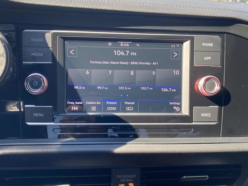 Used 2020 Volkswagen Jetta SE w/ SE Cold Weather Package FWD image 23