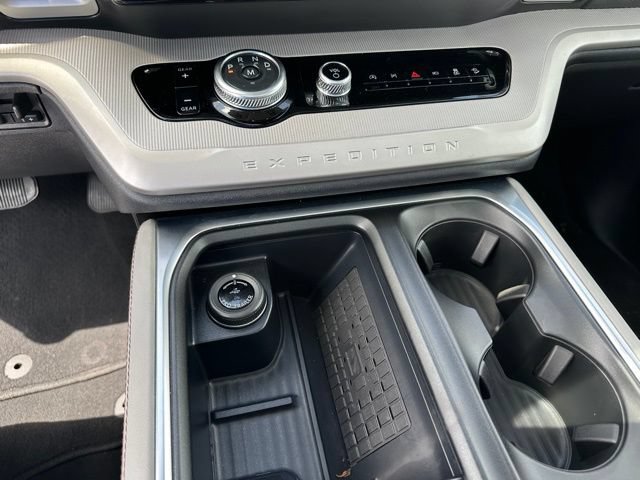 Certified 2025 Ford Expedition Active AWD/4WD image 29