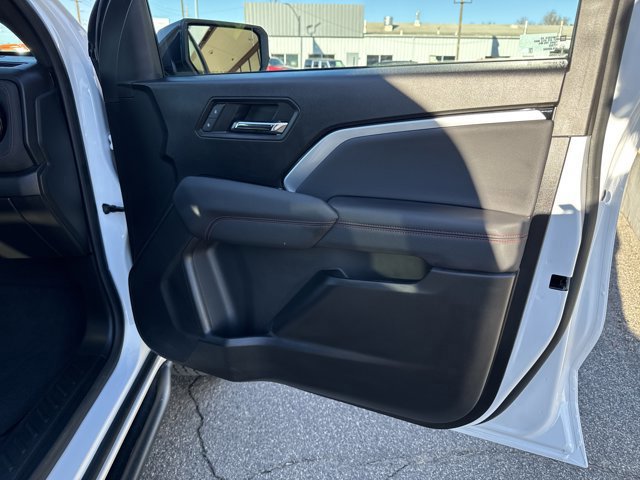 Used 2024 Chevrolet Colorado Z71 w/ Z71 Convenience Package 2 image 9