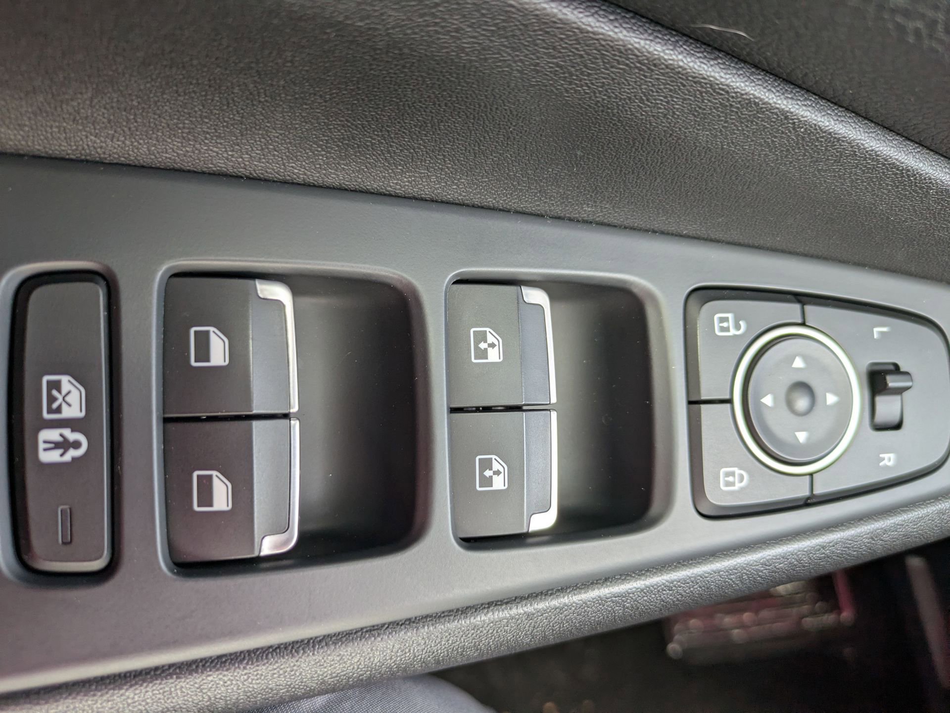 Used 2023 Hyundai Santa Fe SEL AWD/4WD image 25