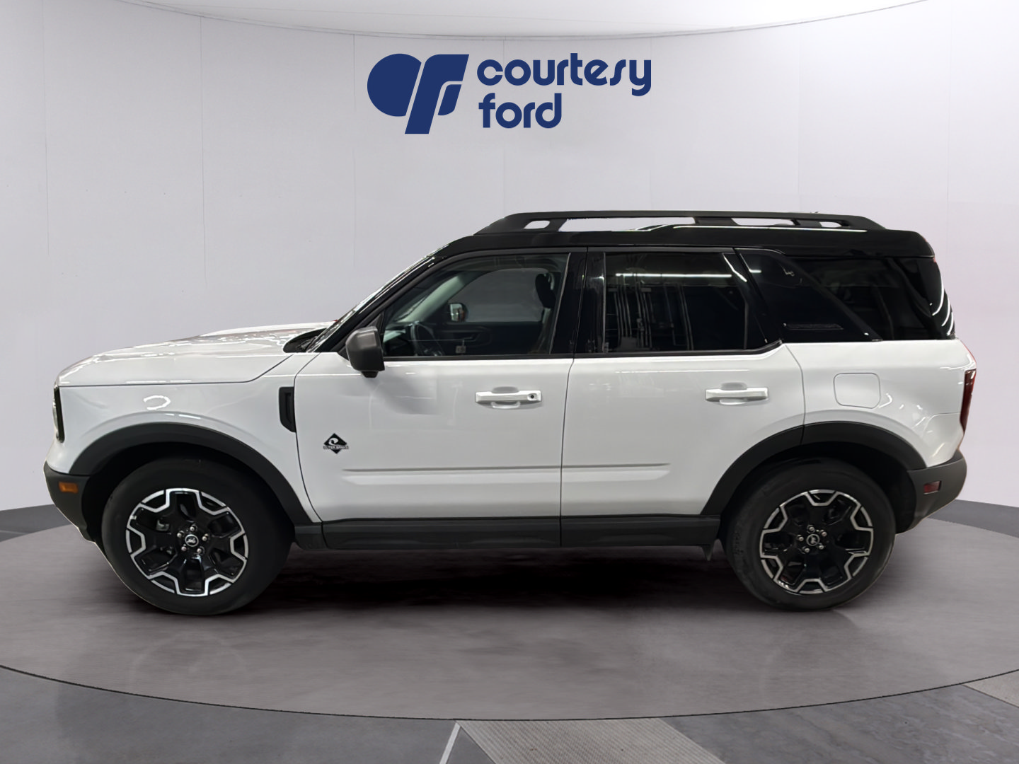 Certified 2025 Ford Bronco Sport Outer Banks w/ Outer Banks Tech Package+ AWD/4WD image 4