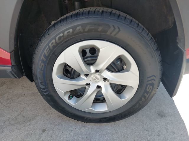 Used 2023 Toyota RAV4 LE FWD image 30