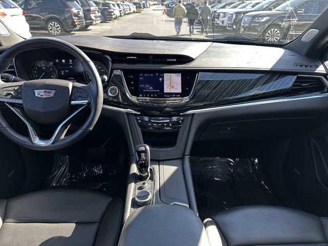 Used 2023 Cadillac XT6 Premium Luxury w/ Technology Package image 16
