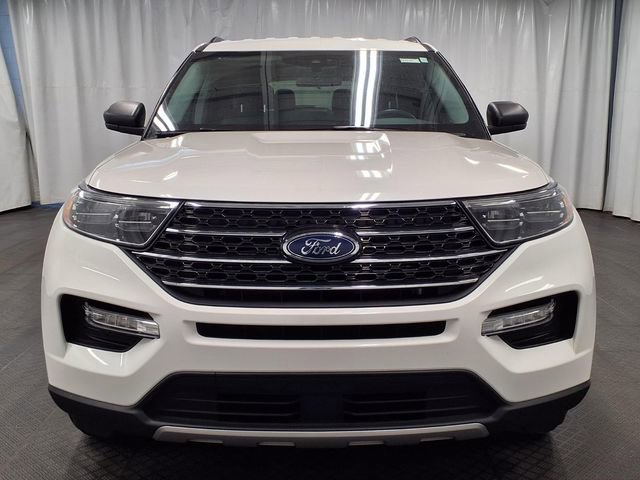 Certified 2023 Ford Explorer XLT w/ Equipment Group 202A AWD/4WD image 3