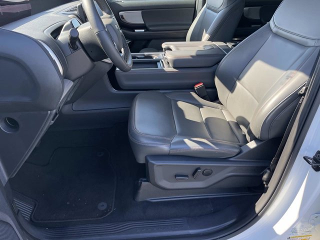 Certified 2025 Ford Expedition Max Active image 17