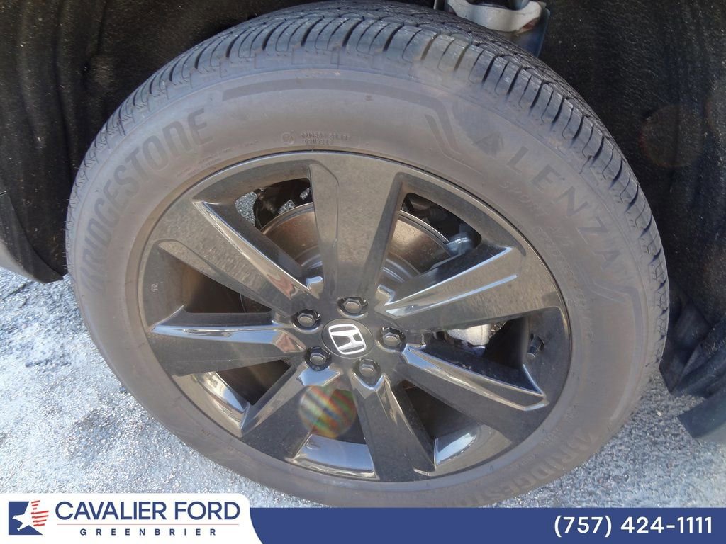 Used 2025 Honda Pilot Black Edition image 13