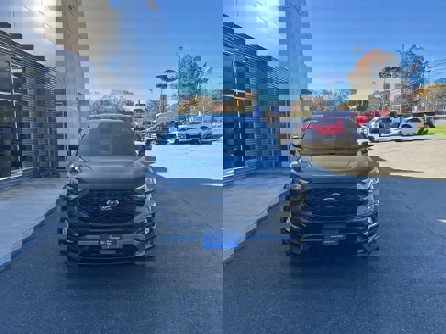 Certified 2023 Ford Edge ST-Line image 3