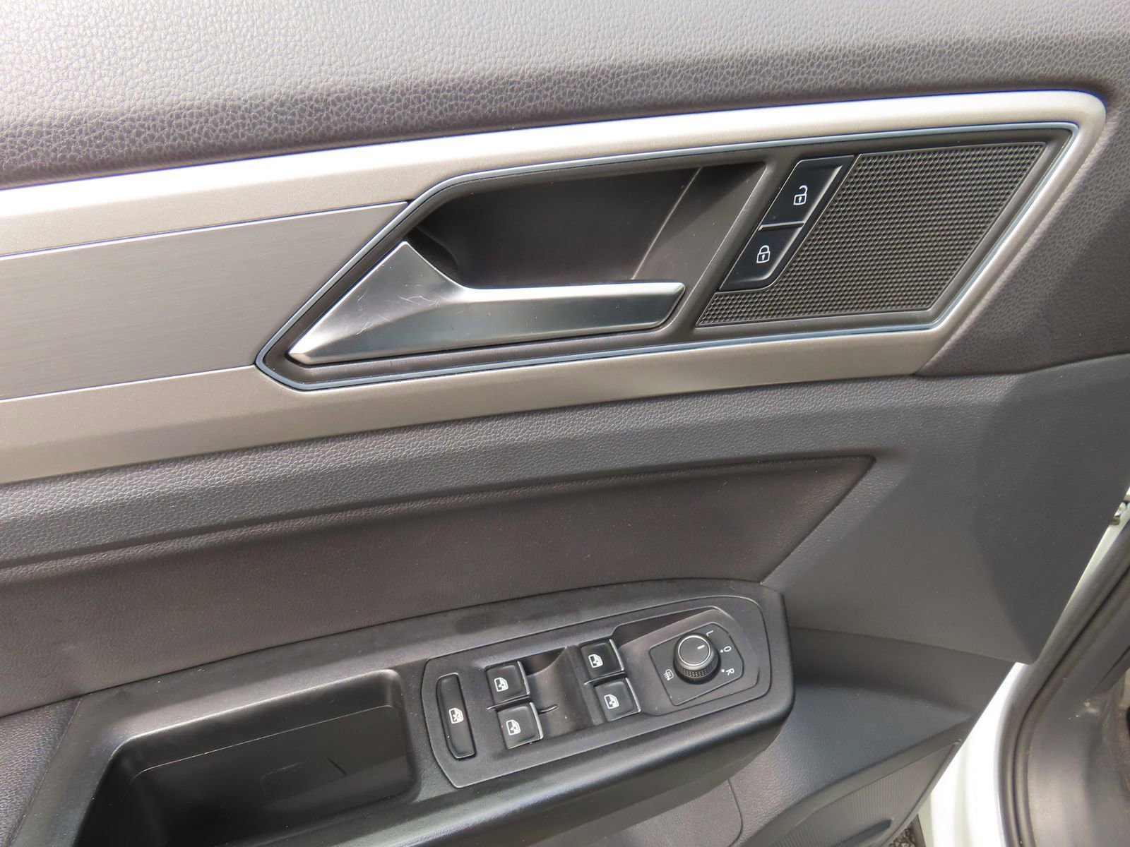 Used 2019 Volkswagen Atlas SE w/ Towing Package AWD/4WD image 12