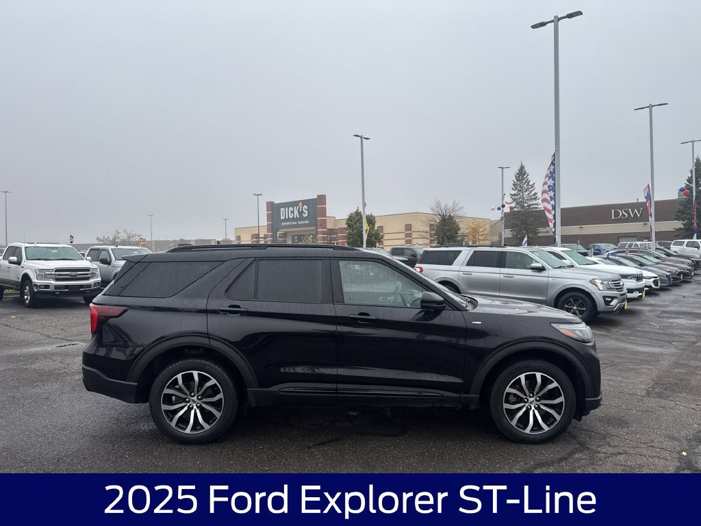 Certified 2025 Ford Explorer ST-Line AWD/4WD image 6