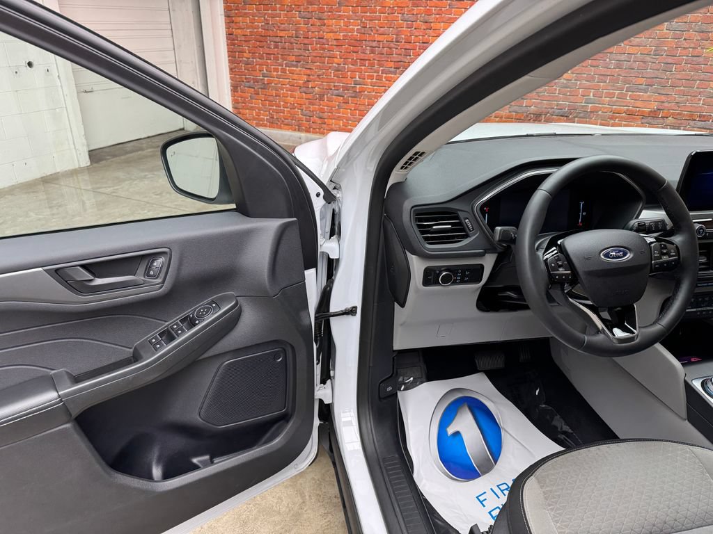 Certified 2023 Ford Escape Active AWD/4WD image 10