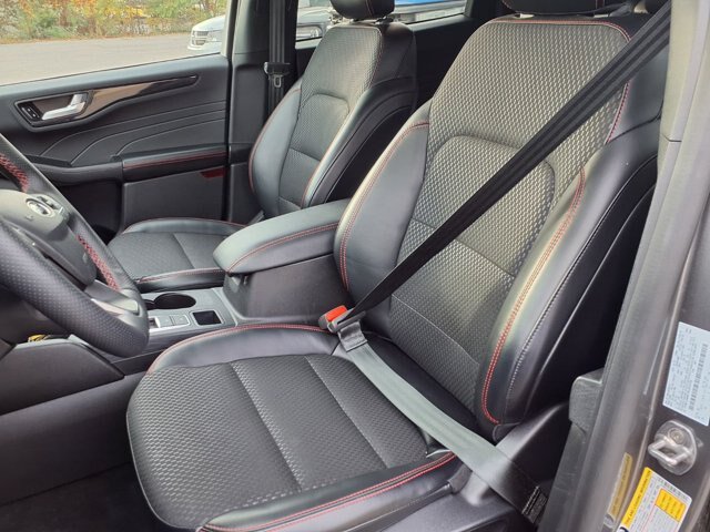 Certified 2024 Ford Escape ST-Line w/ Tech Pack #1 AWD/4WD image 3