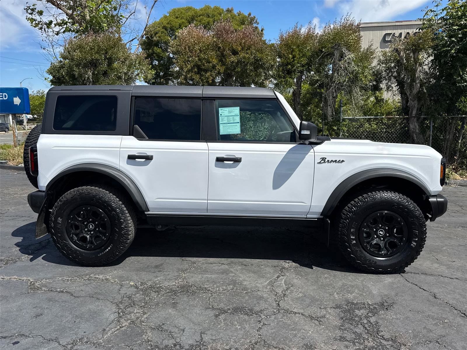 Certified 2023 Ford Bronco Wildtrak AWD/4WD image 7