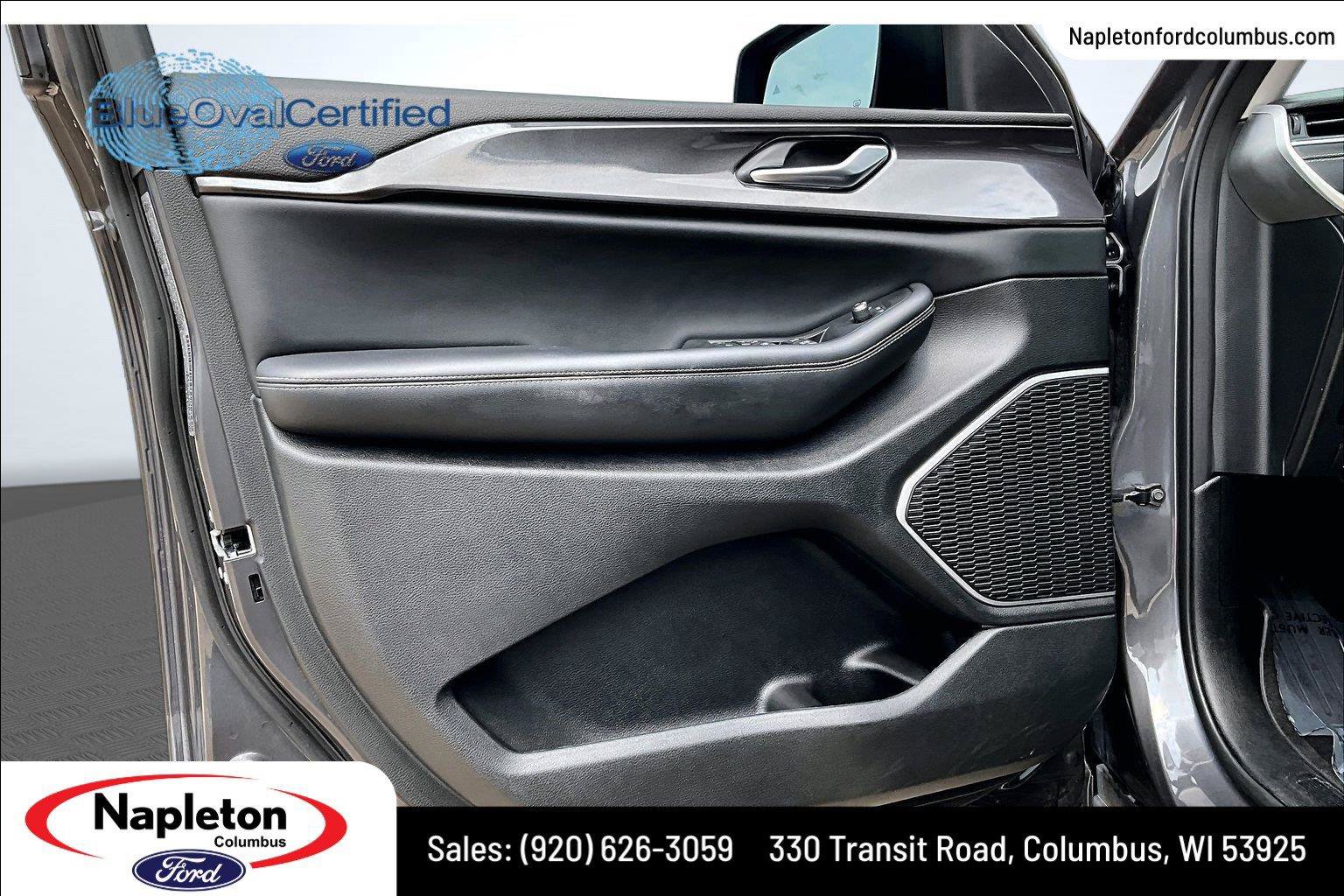 Used 2022 Jeep Grand Cherokee Laredo w/ Luxury Tech Group I AWD/4WD image 24