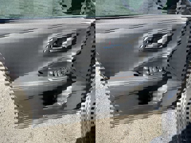 Used 2023 Toyota Crown Limited image 13