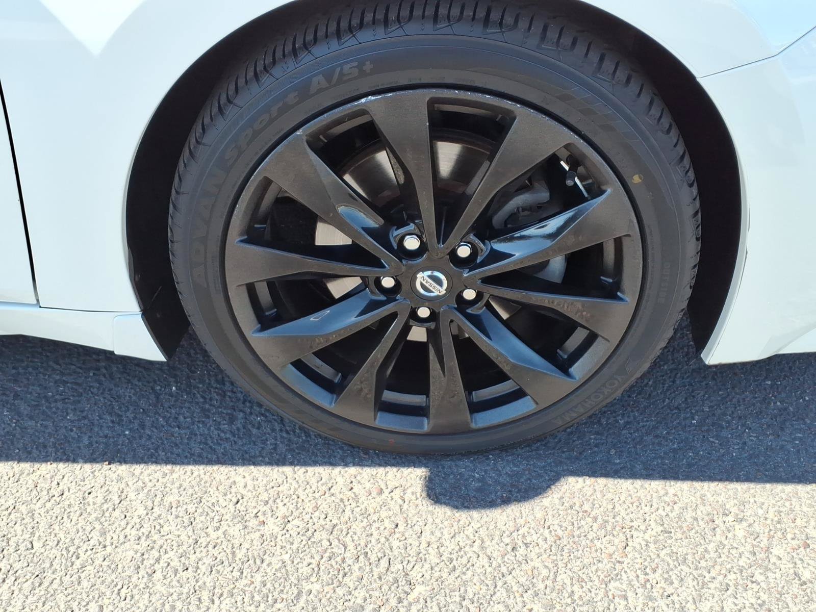 Used 2020 Nissan Maxima SR FWD image 9