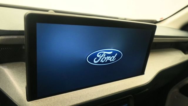 Certified 2025 Ford Maverick XLT w/ Equipment Group 302A AWD/4WD image 15