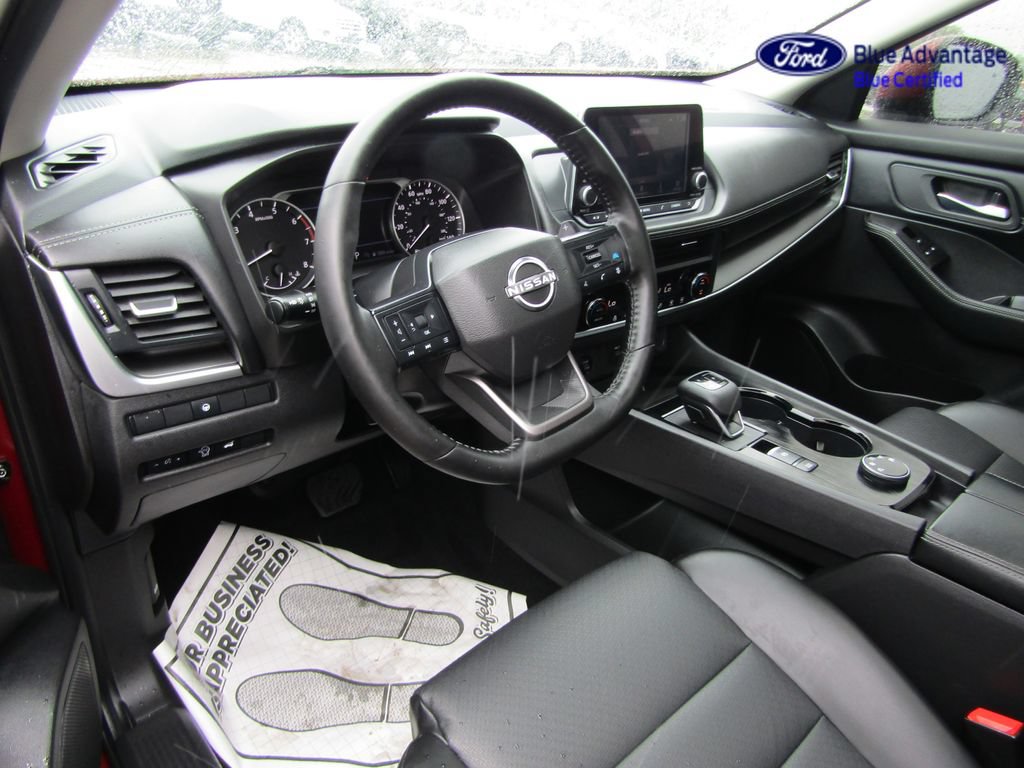 Used 2025 Nissan Rogue SV w/ SV Premium Package AWD/4WD image 15