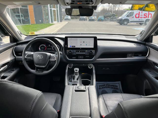 Used 2024 Toyota Grand Highlander Limited image 6