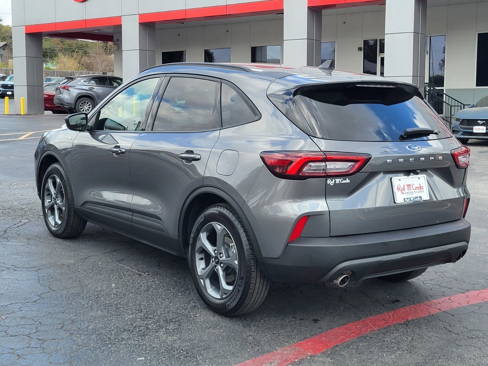 Certified 2025 Ford Escape ST-Line image 5