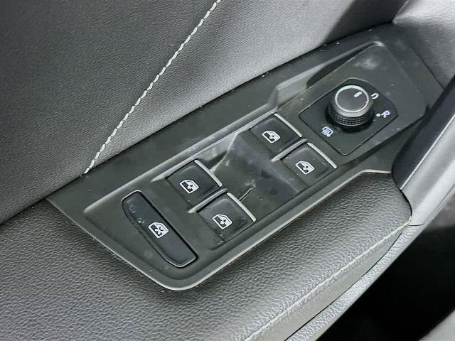 Used 2023 Volkswagen Tiguan SE R-Line AWD/4WD image 29
