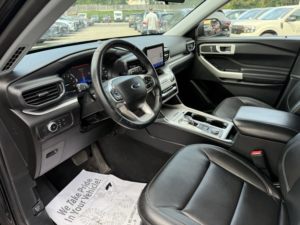 Certified 2022 Ford Explorer XLT w/ Equipment Group 202A image 20
