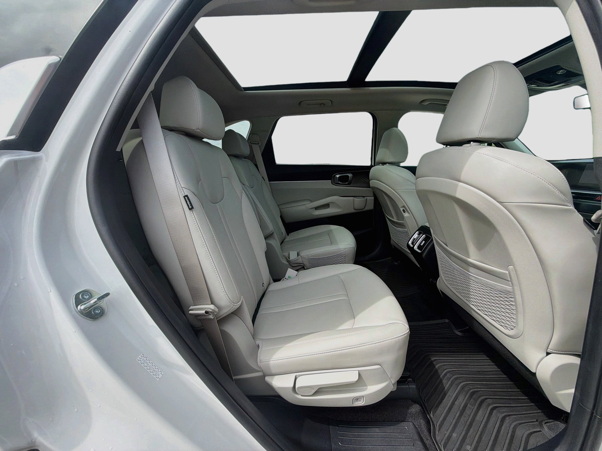 Used 2025 Kia Sorento EX w/ EX Panoramic Sunroof Package FWD image 28