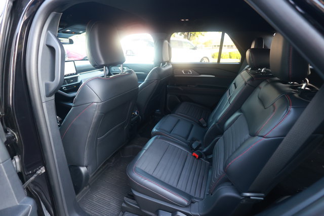 Certified 2025 Ford Explorer ST-Line w/ ST-Line Street Pack AWD/4WD image 11