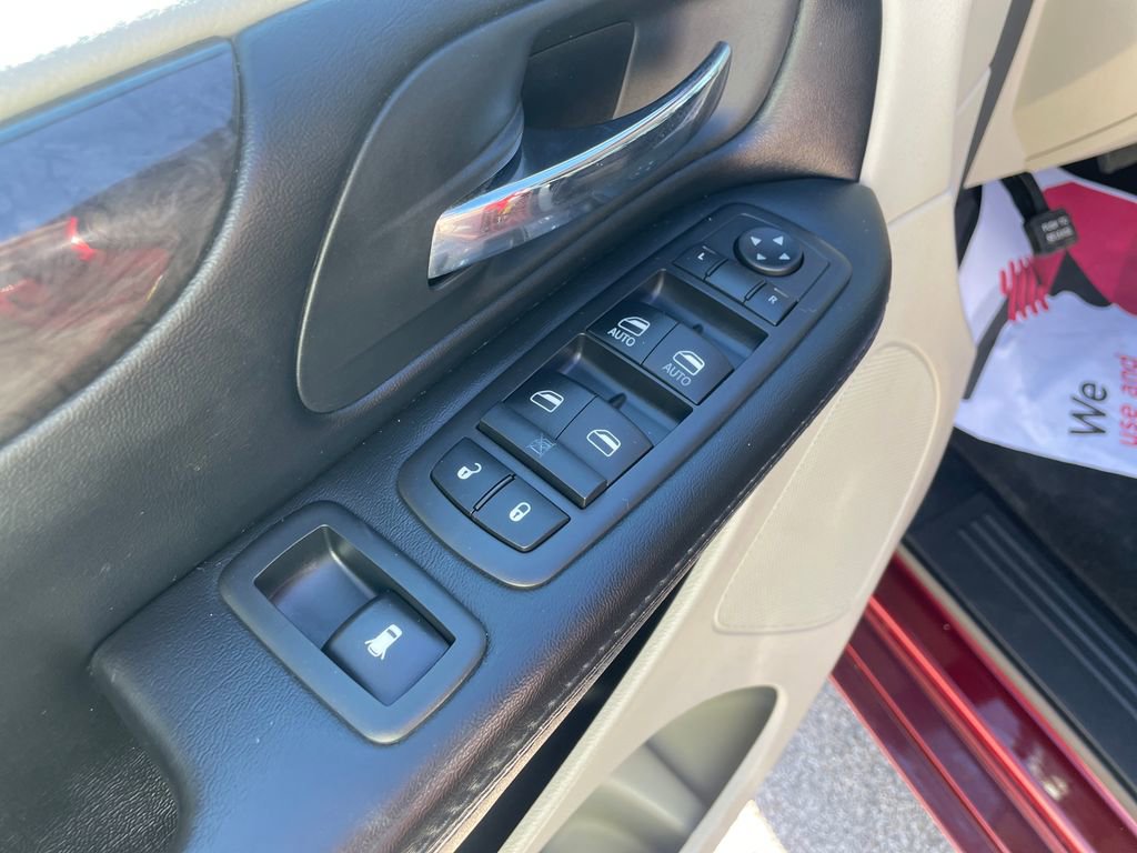 Used 2019 Dodge Grand Caravan SE image 17