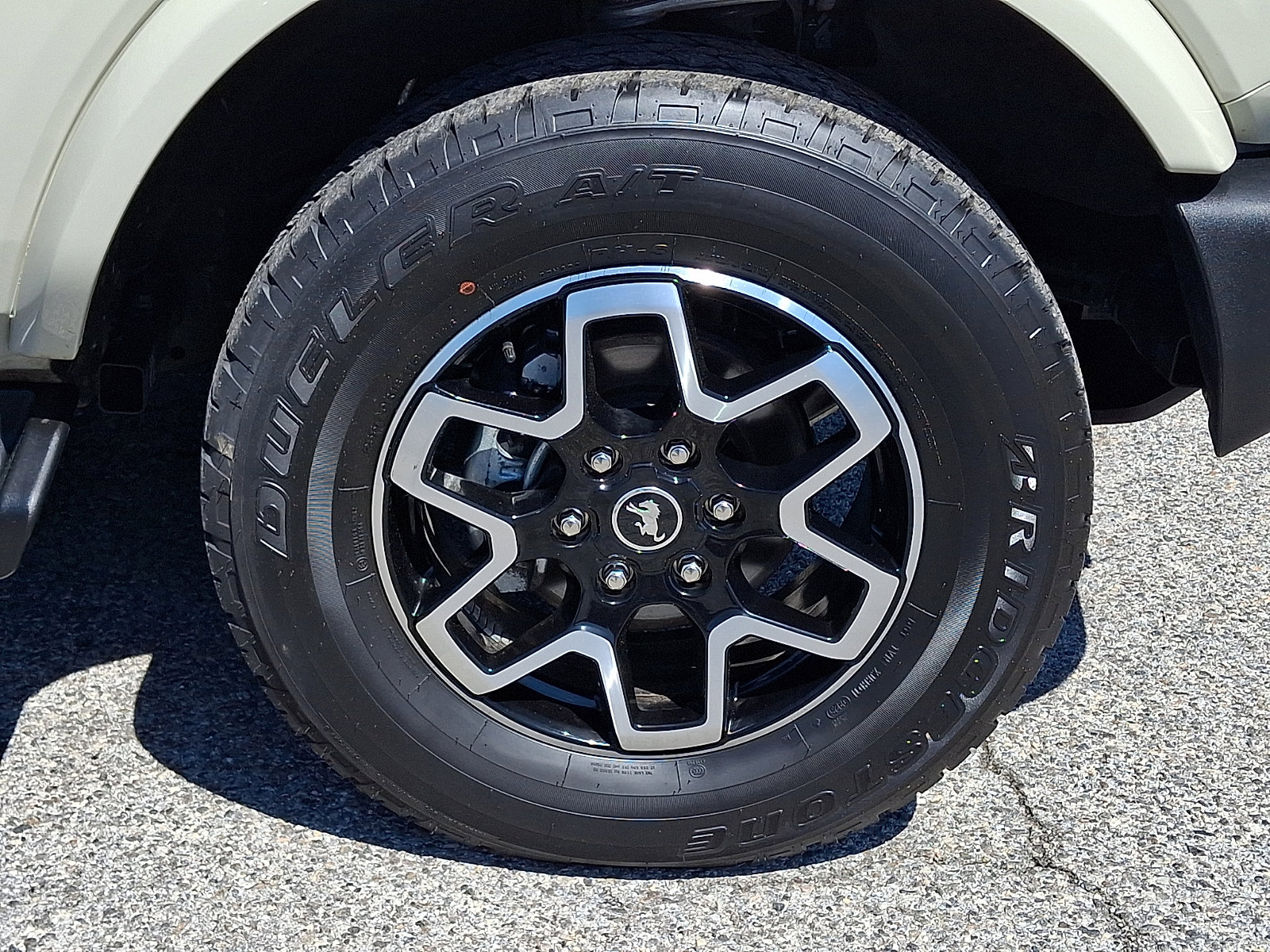 Certified 2025 Ford Bronco Outer Banks AWD/4WD image 11