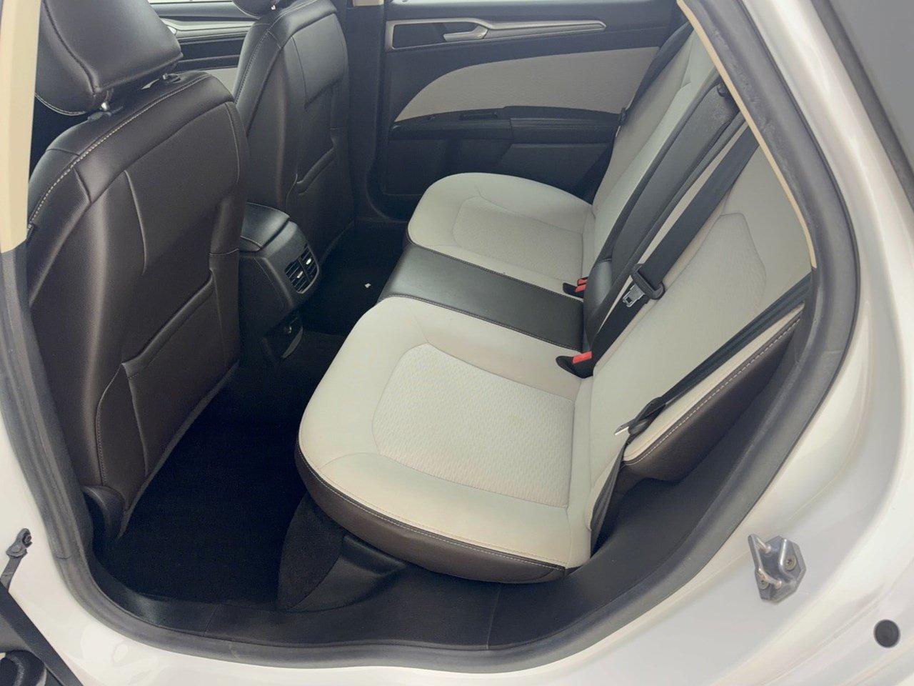 Certified 2019 Ford Fusion SE w/ Equipment Group 151A FWD image 25