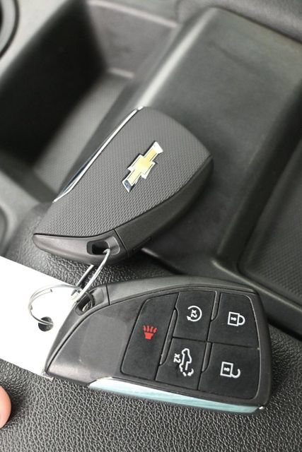 Used 2023 Chevrolet Silverado 1500 LT AWD/4WD image 16