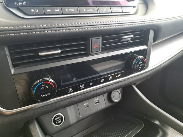 Used 2023 Nissan Rogue SV AWD/4WD image 12