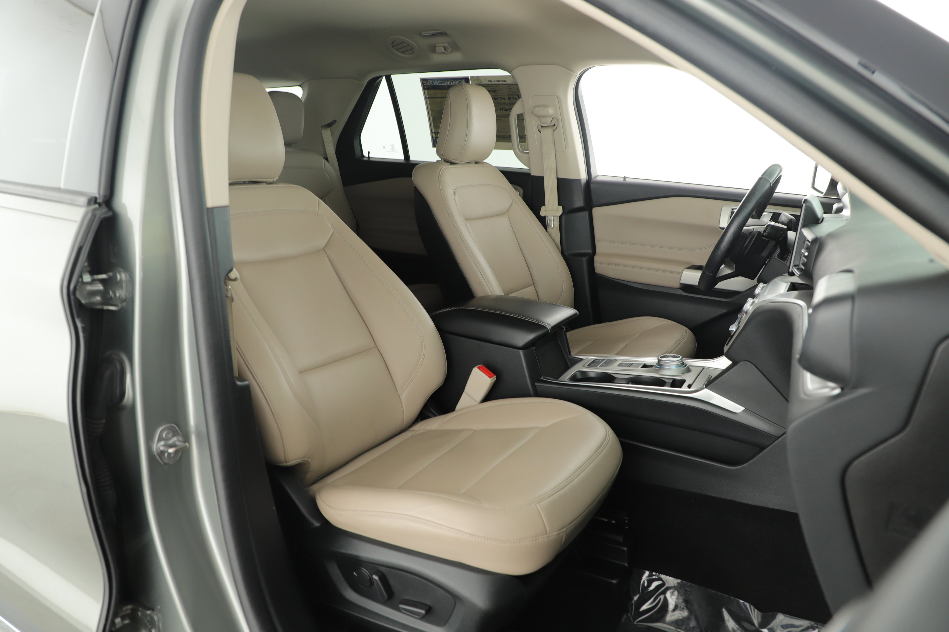 Certified 2020 Ford Explorer XLT w/ Equipment Group 202A image 14