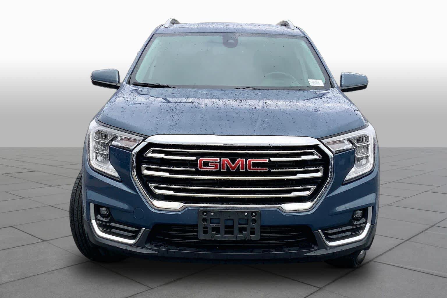 Used 2024 GMC Terrain SLT AWD/4WD image 4
