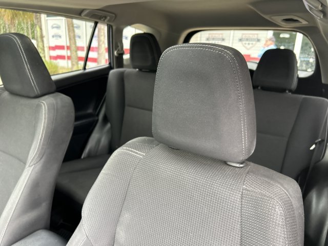 Used 2018 Toyota RAV4 XLE FWD image 19