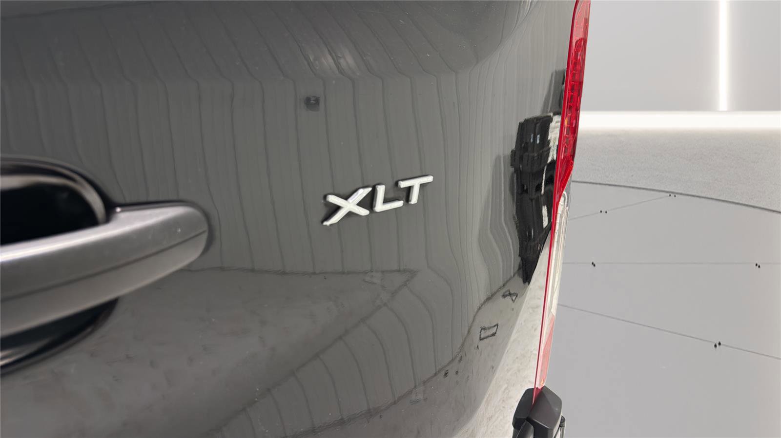 Certified 2023 Ford Transit 350 XLT RWD image 32