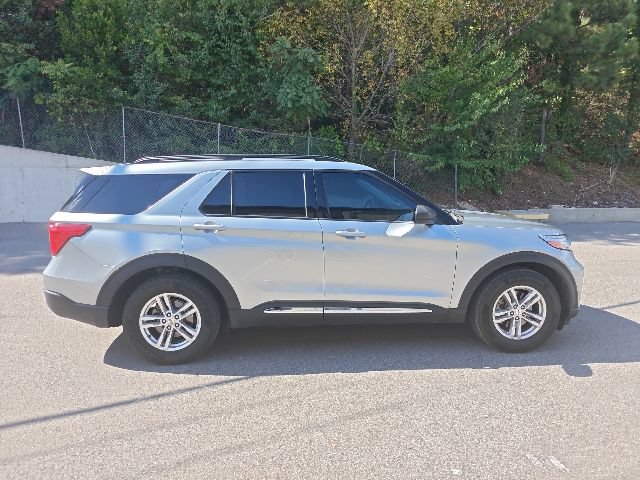 Certified 2023 Ford Explorer XLT RWD image 2